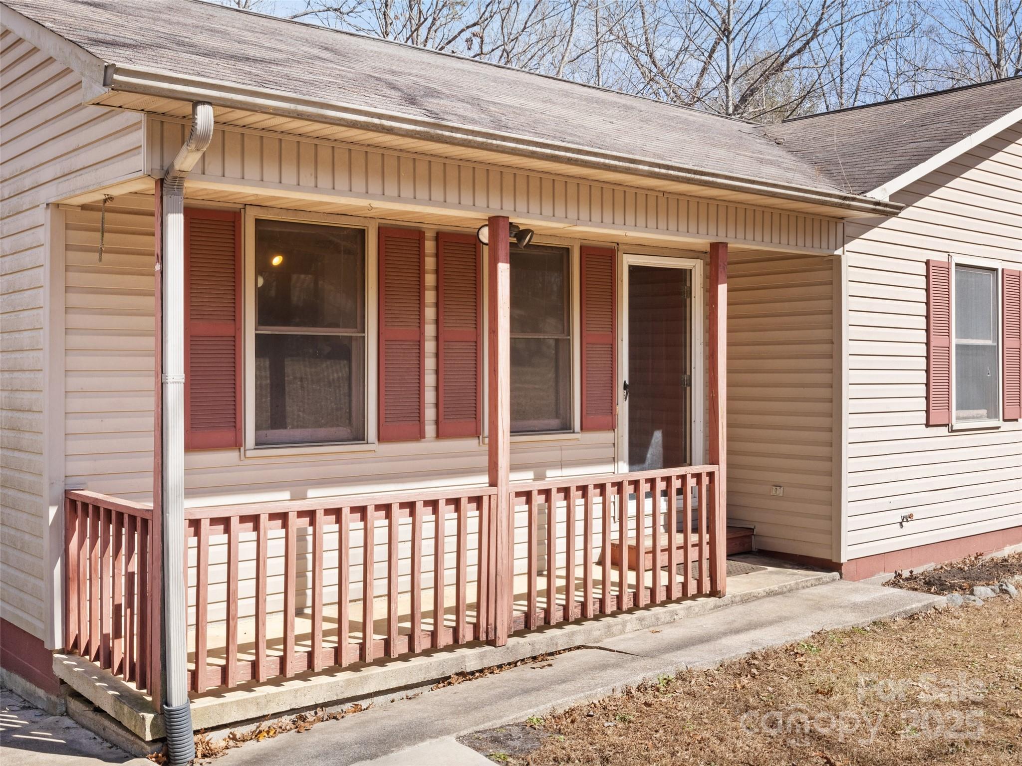 875 Burma Road East Marion, NC 28752 - Photo 3 of 30 Gallery Image 3