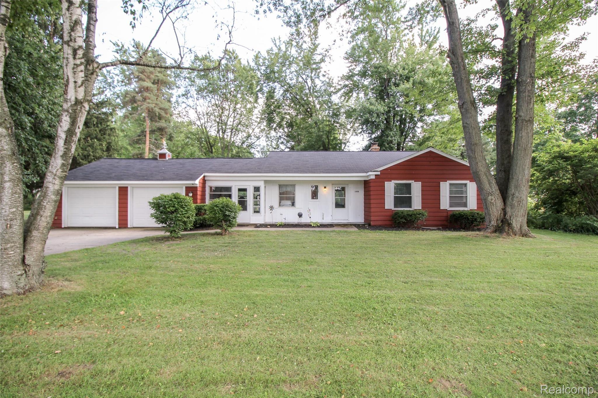 3255 Fergus Road Burt, MI 48417 - Photo 1 of 37 01.JPG