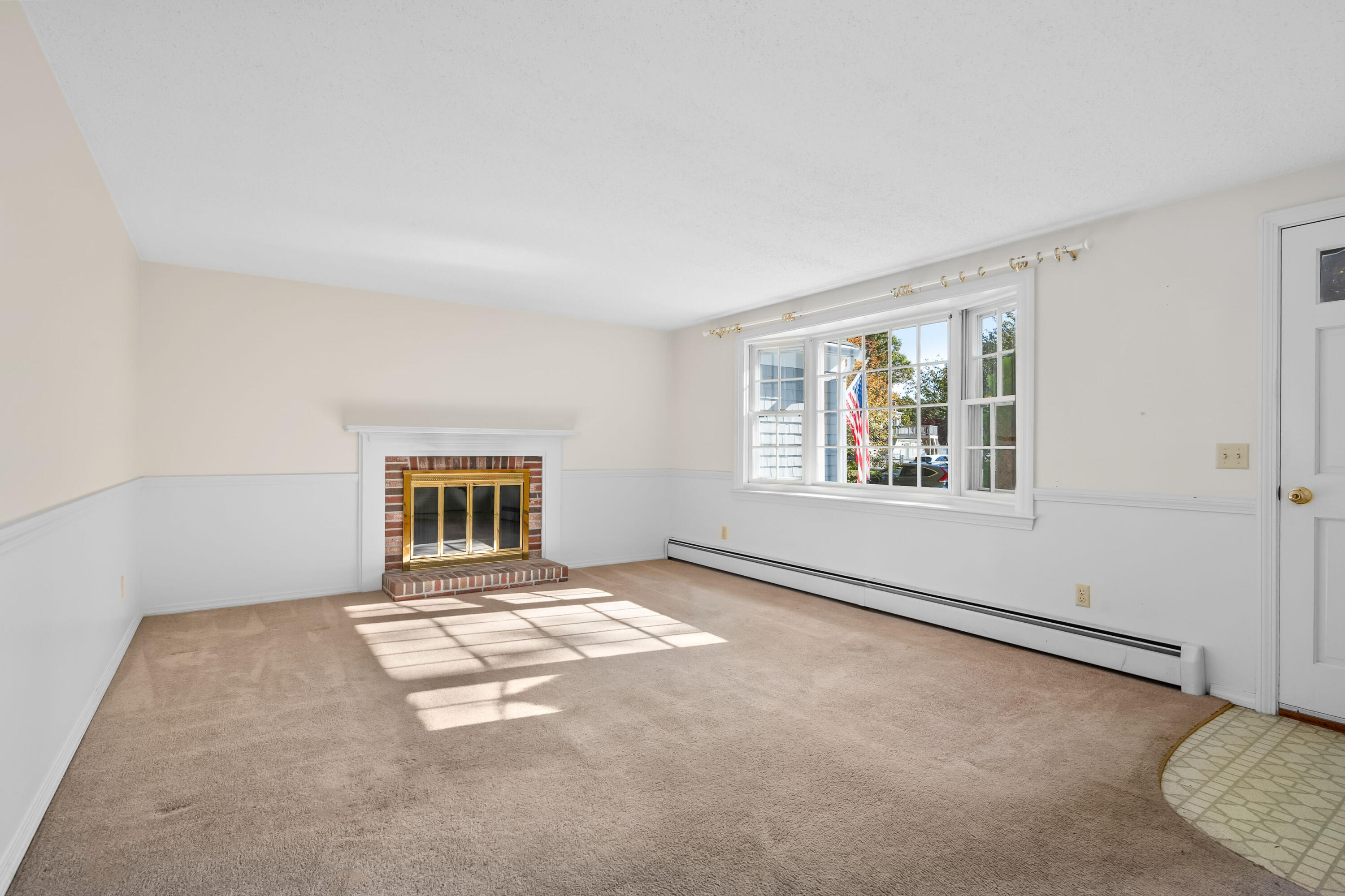 53 Prince Hinckley Road Centerville, MA 02632 - Photo 4 of 22 Living Room