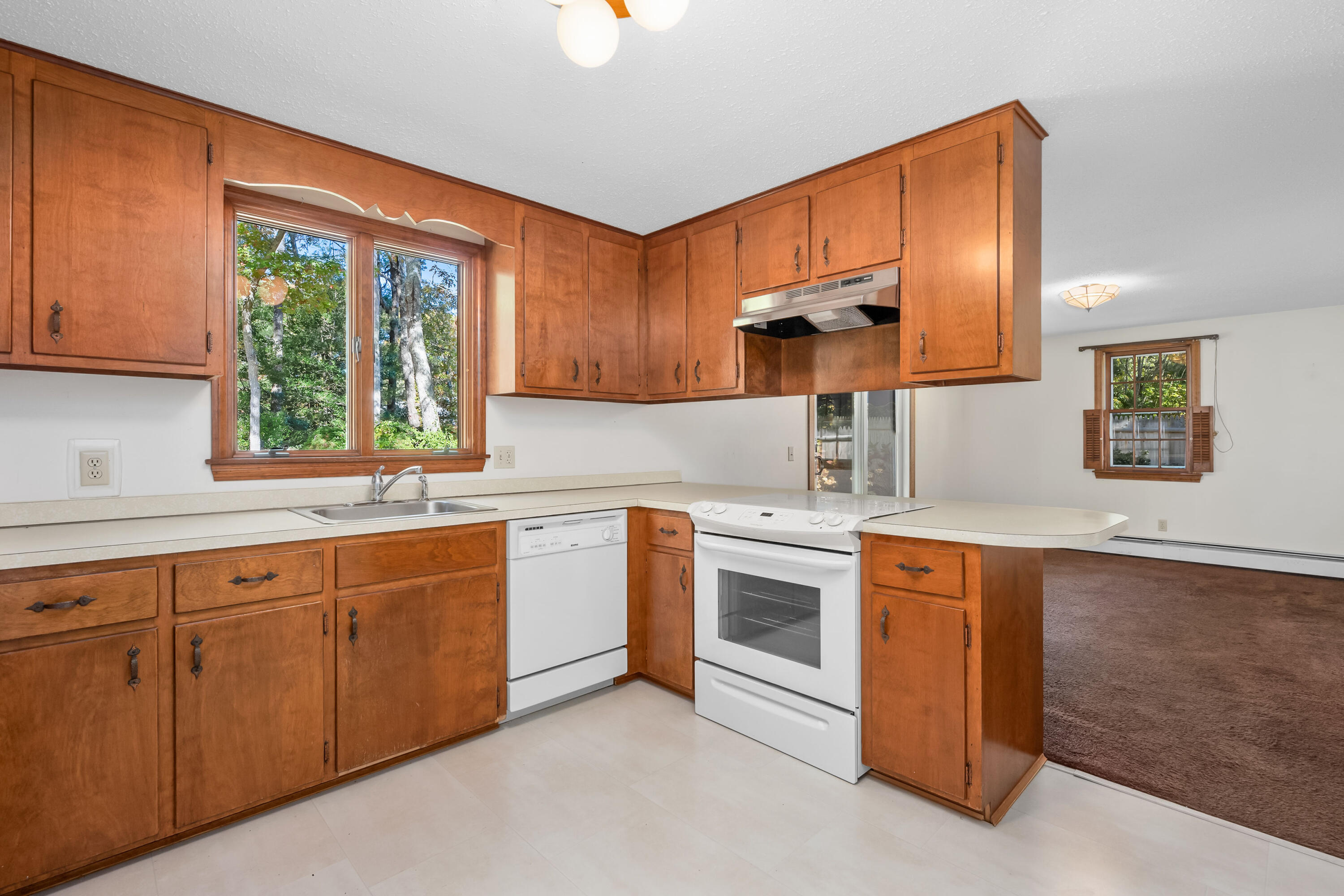 53 Prince Hinckley Road Centerville, MA 02632 - Photo 10 of 22 Kitchen (2)