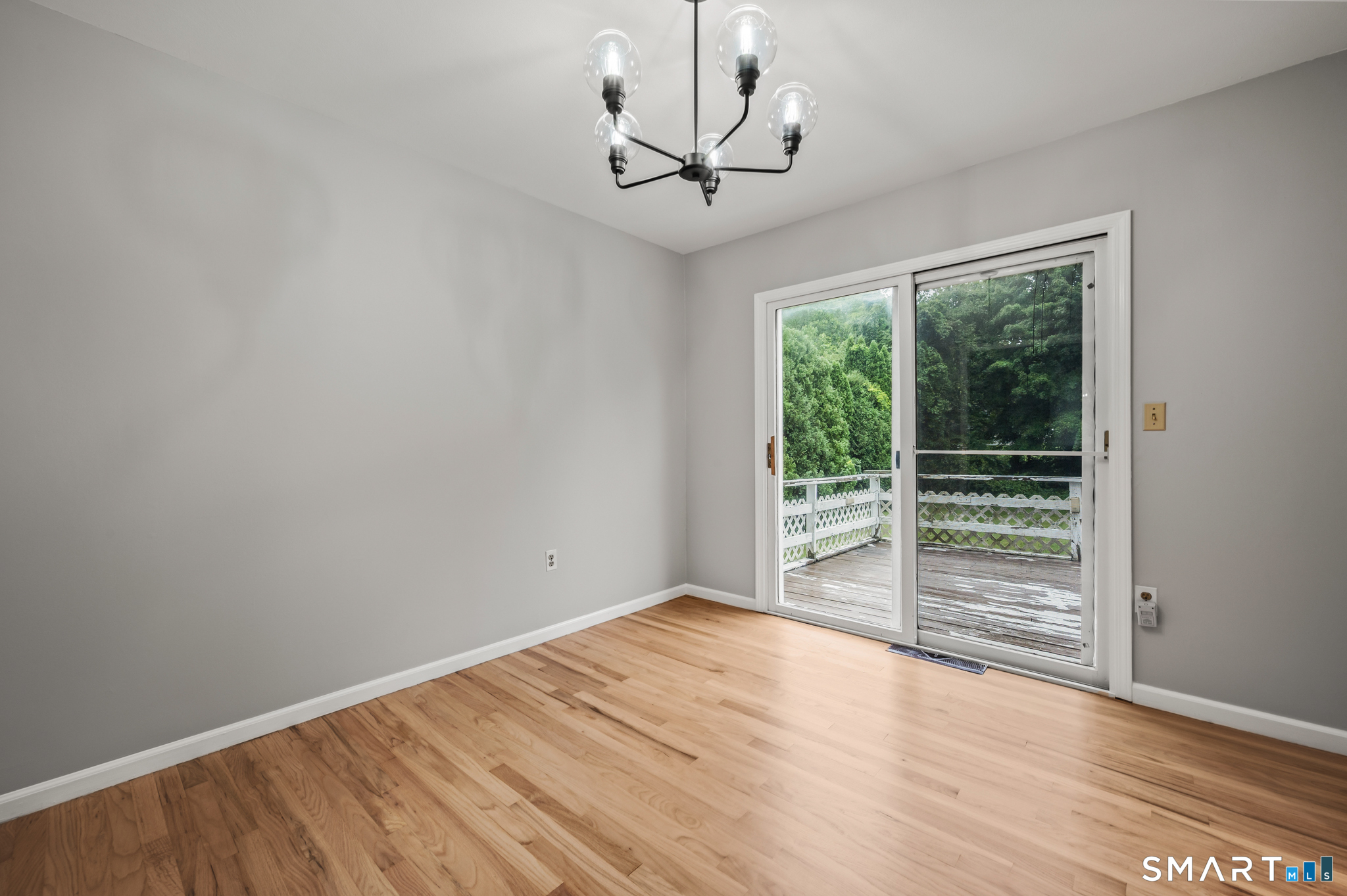 19 Sheffield Road North Haven, CT 06473 - Photo 6 of 33 Gallery Image 6
