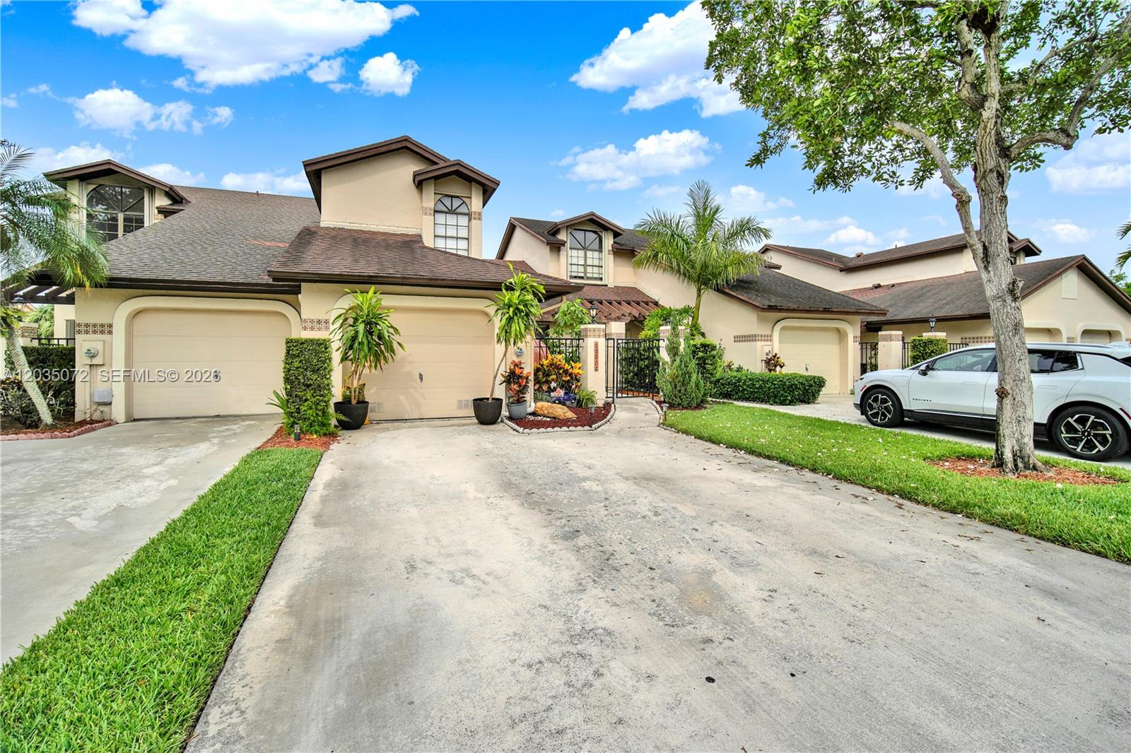 10044 Southwest 137th Place Miami, FL 33186 - Photo 2 of 38