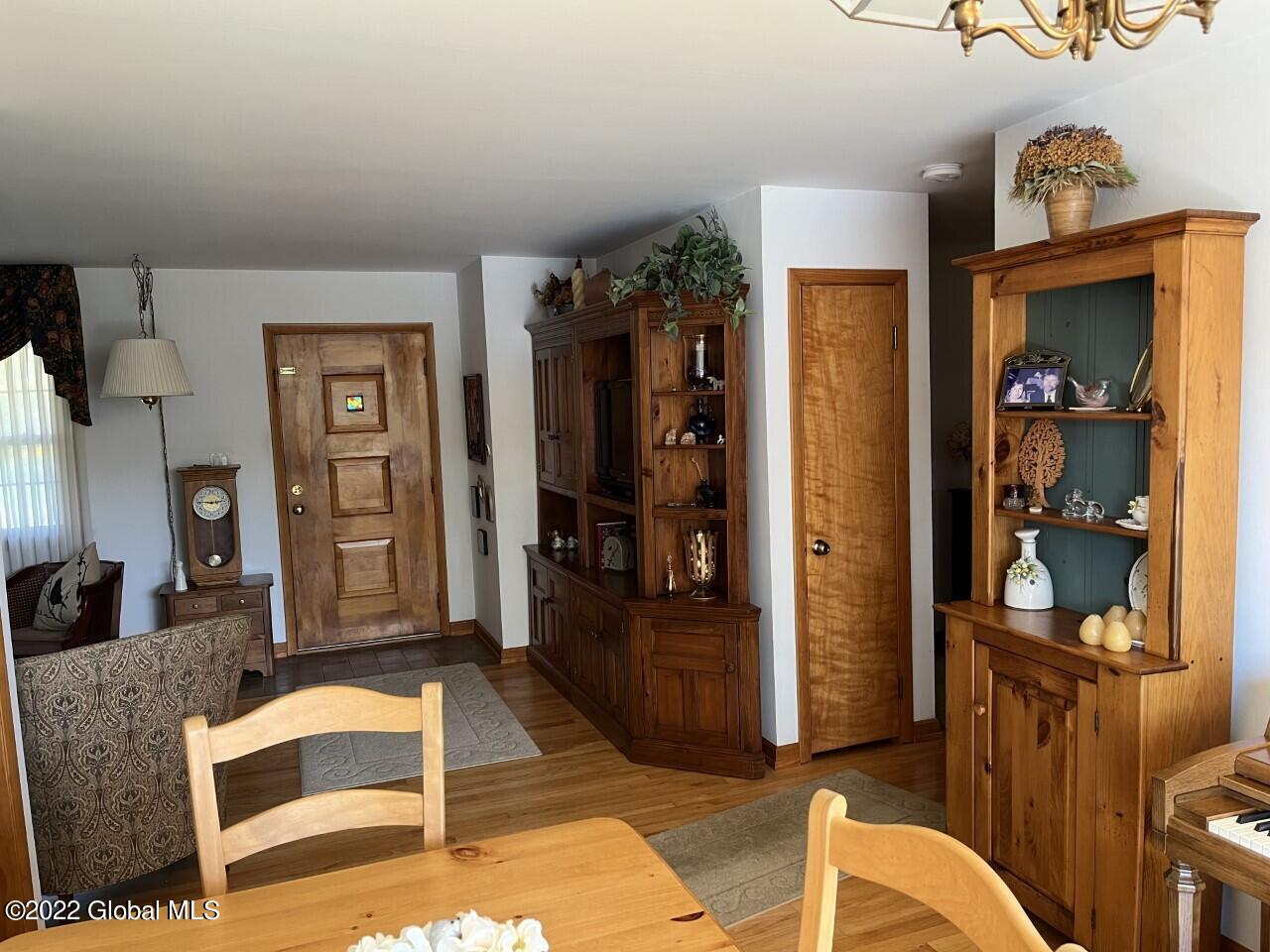 9 Bertone Drive Schenectady, NY 12306 - Photo 9 of 28 thumbnail_IMG_1461