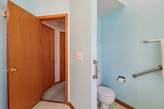 $440,000 | 842 Deep Woods Court, Grayslake, IL 60030