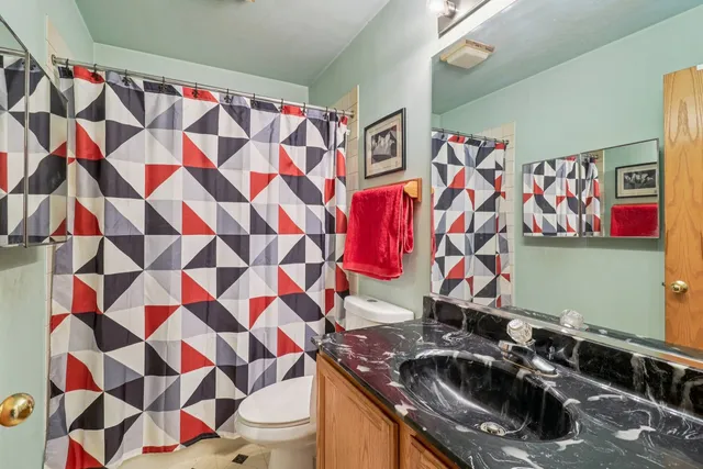 $440,000 | 842 Deep Woods Court, Grayslake, IL 60030