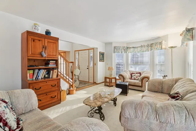 $440,000 | 842 Deep Woods Court, Grayslake, IL 60030