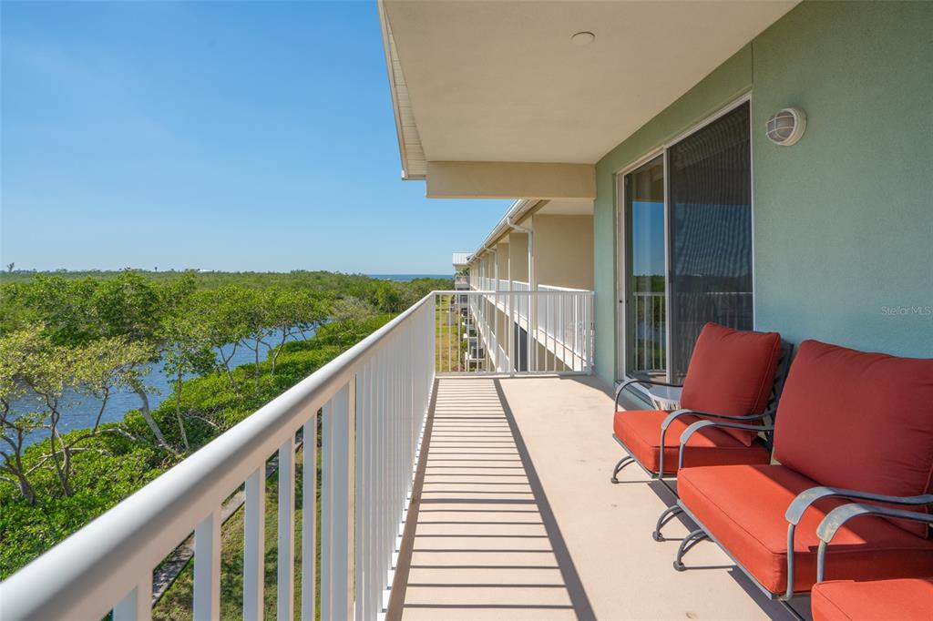 3230 Mangrove Point Drive Ruskin, FL 33570 - Photo 20 of 44 a balcony with view of balcony