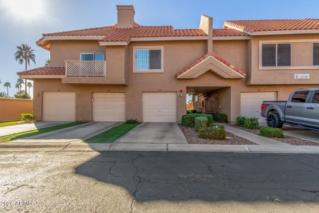 $274,999 | 1633 East Lakeside Drive, Unit 67, Gilbert, AZ 85234