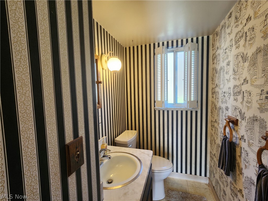 8165 Midland Road Mentor, OH 44060 - Photo 5 of 49