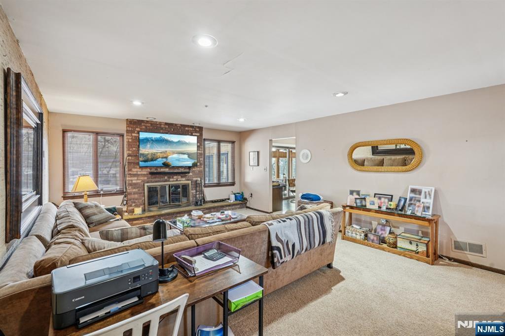 845 Rifle Camp Road Woodland Park, NJ 07424 - Photo 17 of 50