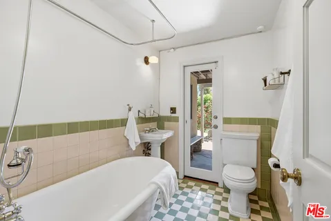 a view of a storage & utility room