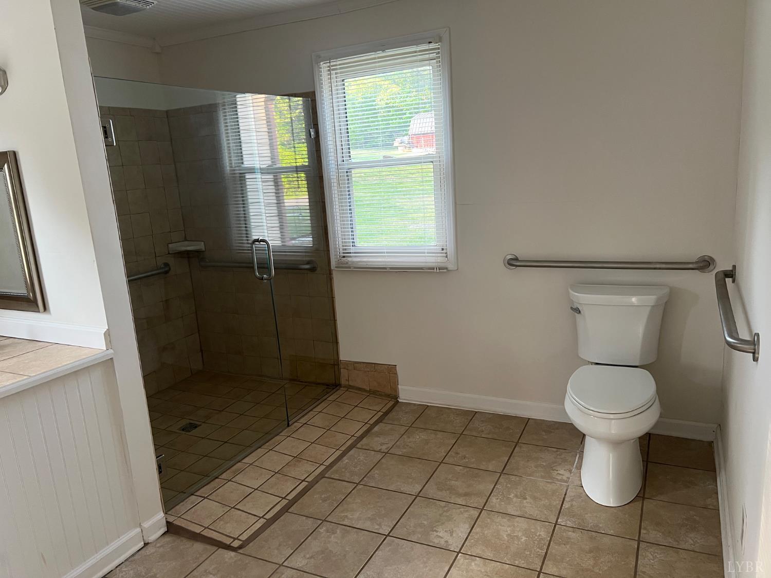 509 Riverbend Road Altavista, VA 24517 - Photo 17 of 25 a bathroom with a toilet