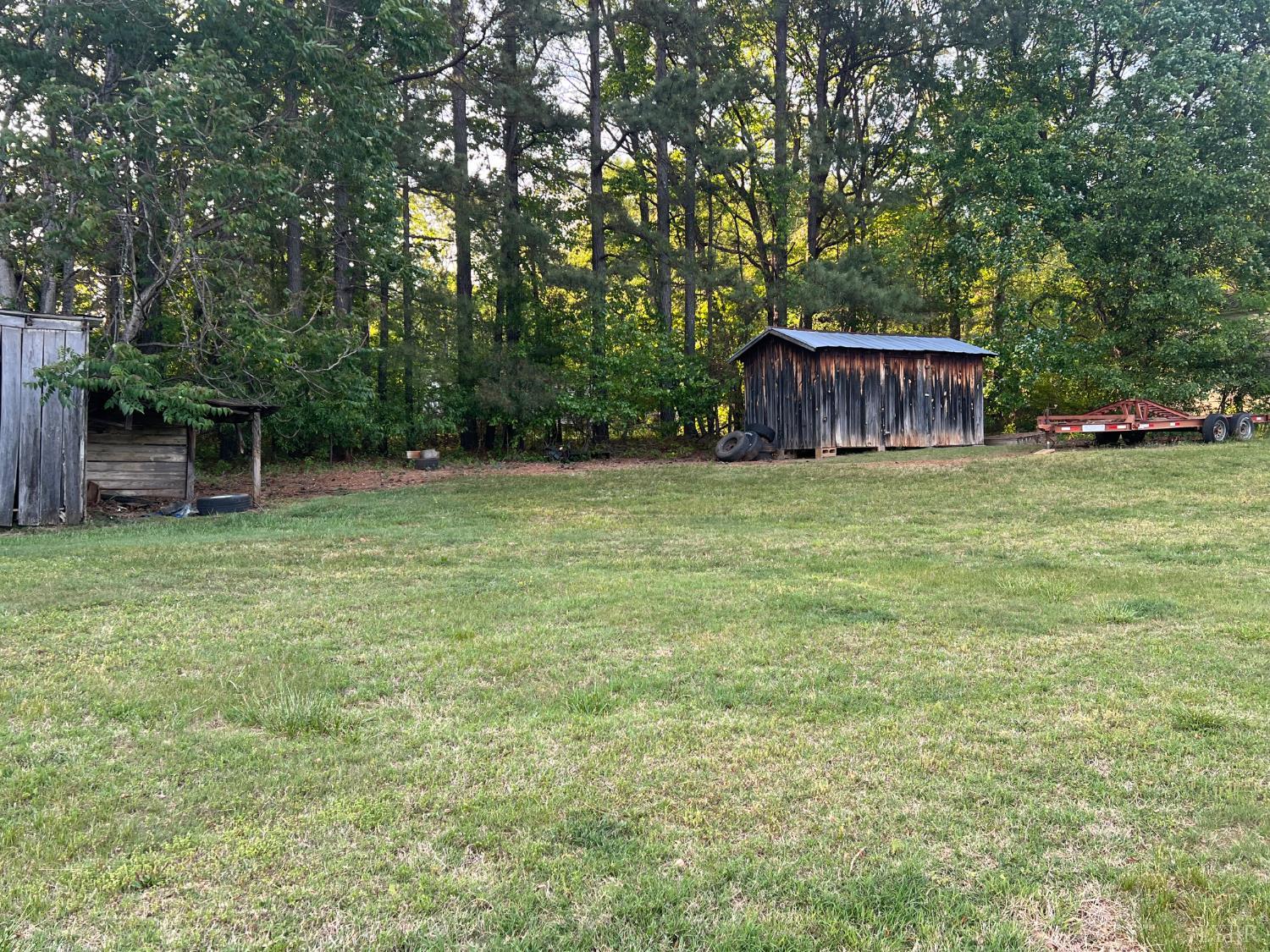 509 Riverbend Road Altavista, VA 24517 - Photo 25 of 25 a backyard of a house with lots of green space