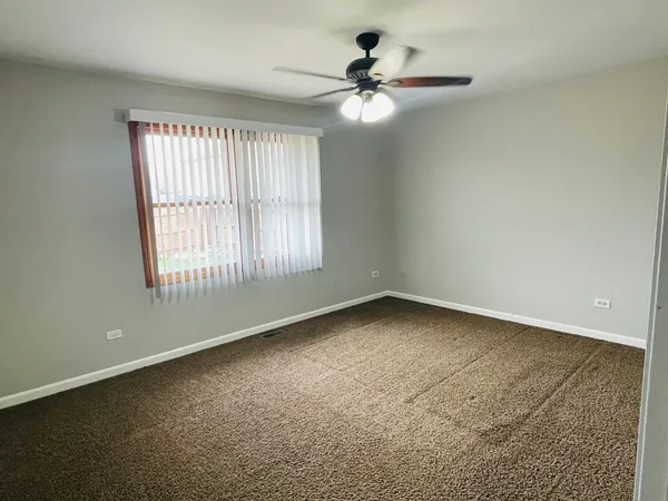 $2,700 | 6906 Townsend Boulevard, Plainfield, IL 60586