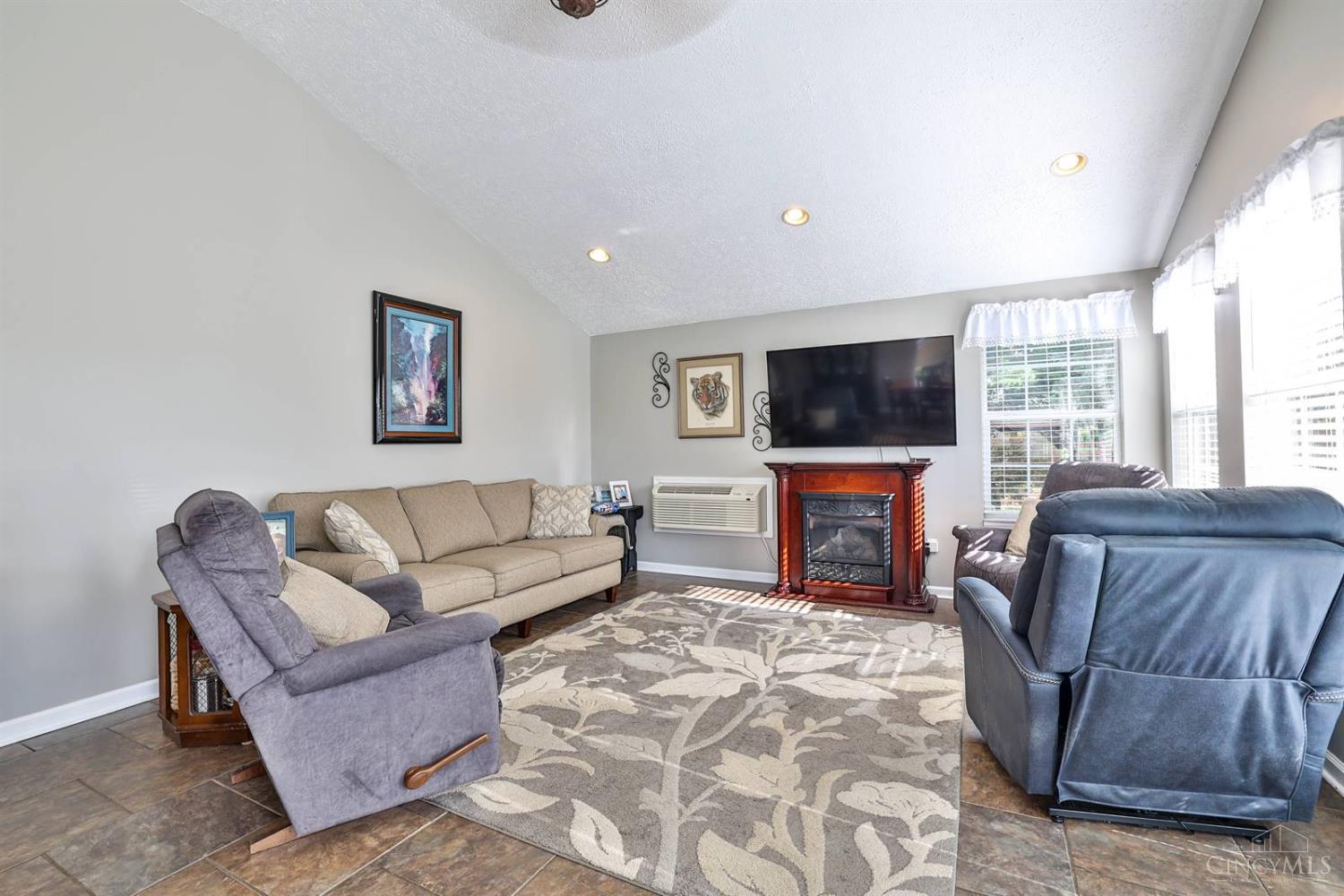 10034 Brehm Road Cincinnati, OH 45252 - Photo 7 of 34 Gallery Image 7
