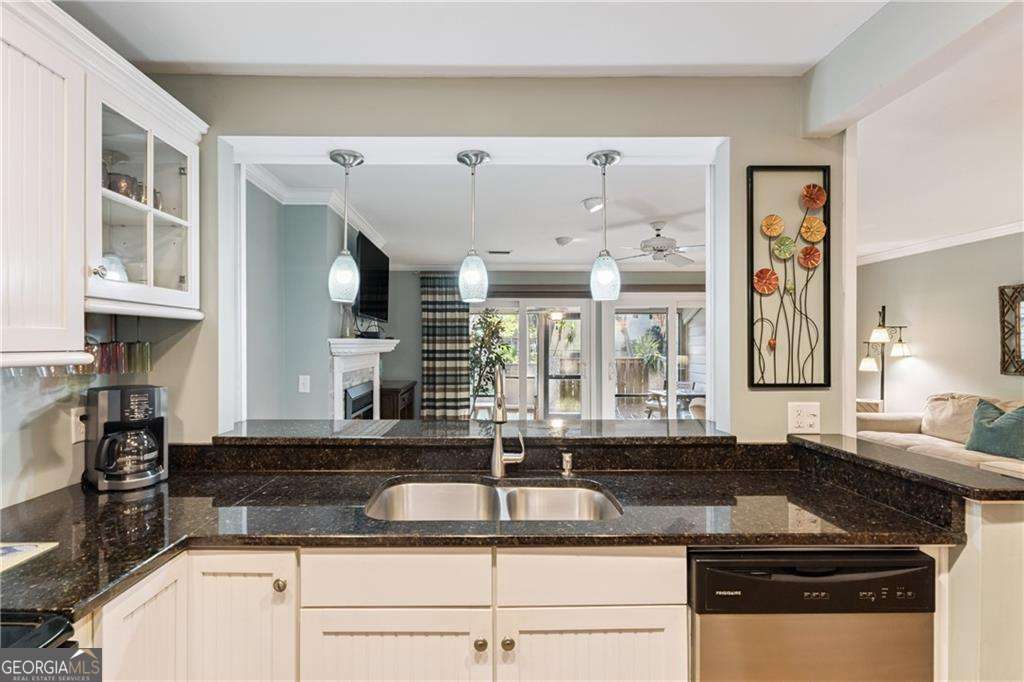 375 Brockinton Marsh St. Simons, GA 31522 - Photo 8 of 25