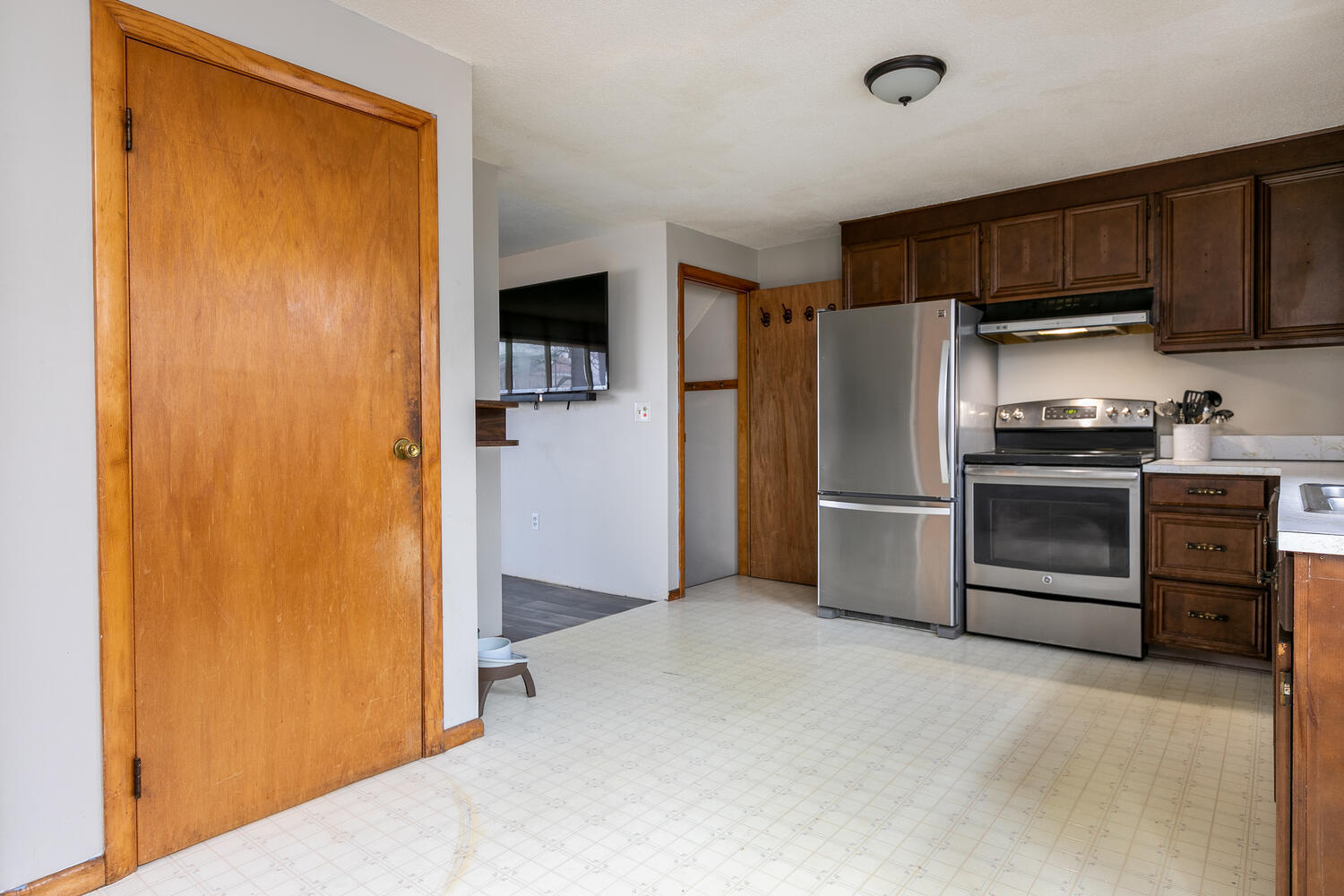 1 Villa Road, Unit 1 Westbrook, ME 04092 - Photo 9 of 26 1 Villa Rd Westbrook ME 04092-large-009-