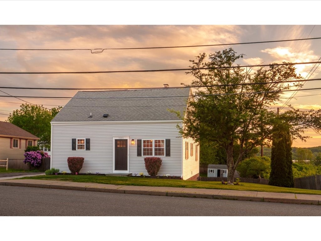 121 Talcott Street Woonsocket, RI 02895 - Photo 8 of 42