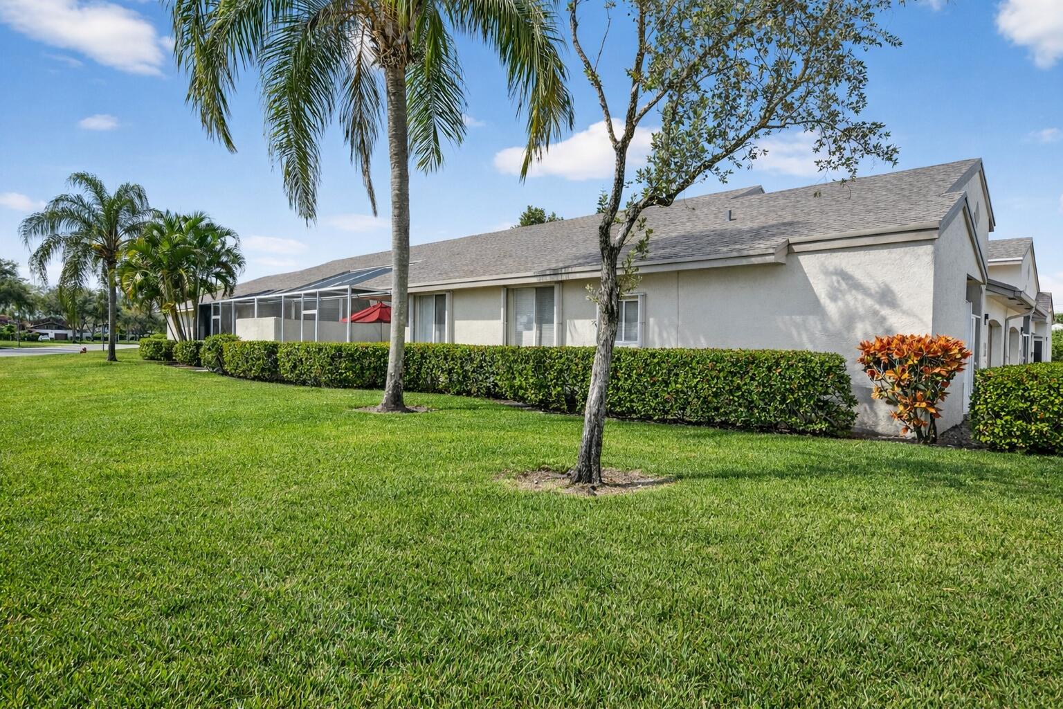 9635 Boca Gardens Circle North, Unit C Boca Raton, FL 33496 - Photo 22 of 30 Large Side Yard