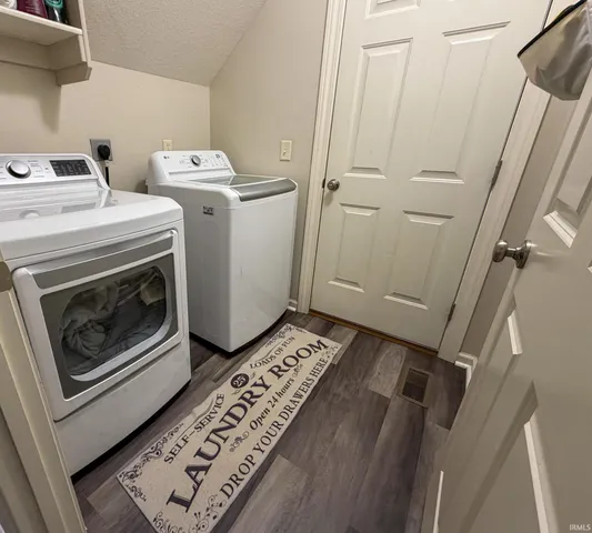 $264,900 | 182 West Cambridge Drive, Columbia City, IN 46725