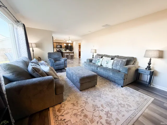 $264,900 | 182 West Cambridge Drive, Columbia City, IN 46725