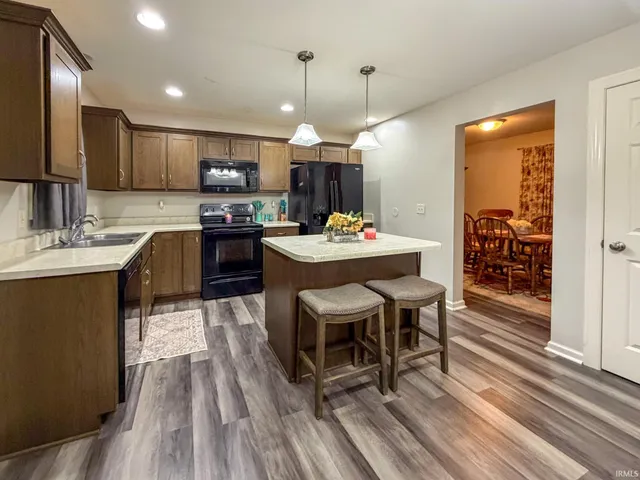 $264,900 | 182 West Cambridge Drive, Columbia City, IN 46725