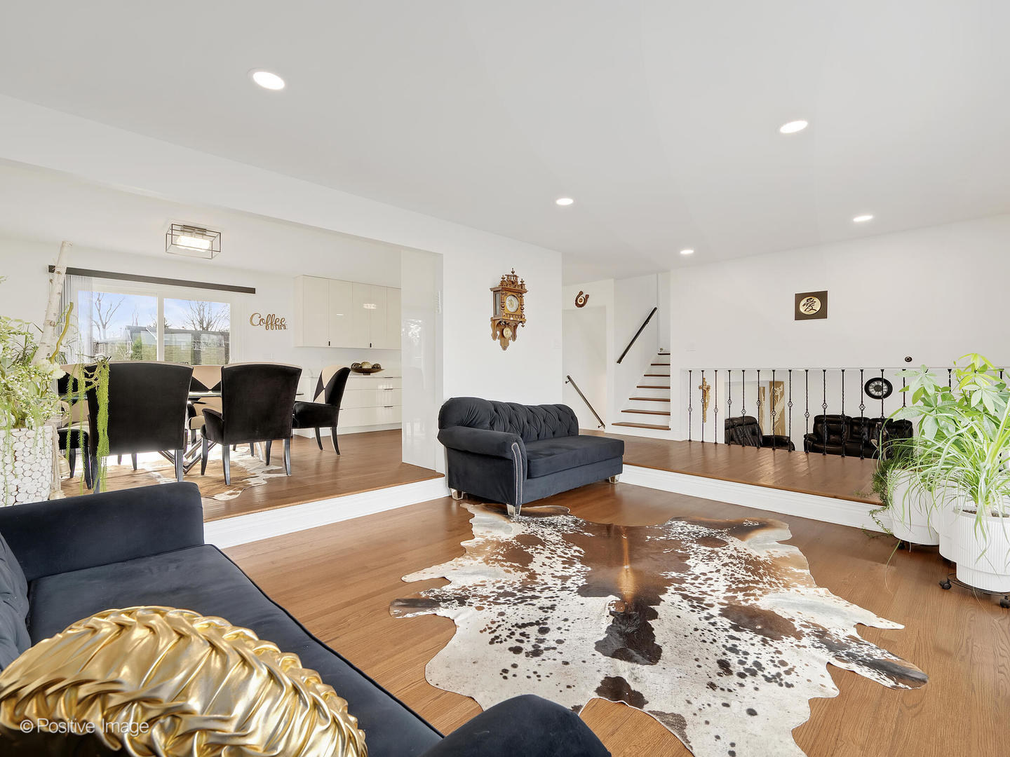 20-w065 South Frontage Road Lemont, IL 60439 - Photo 2 of 30 a living room with furniture and wooden floor