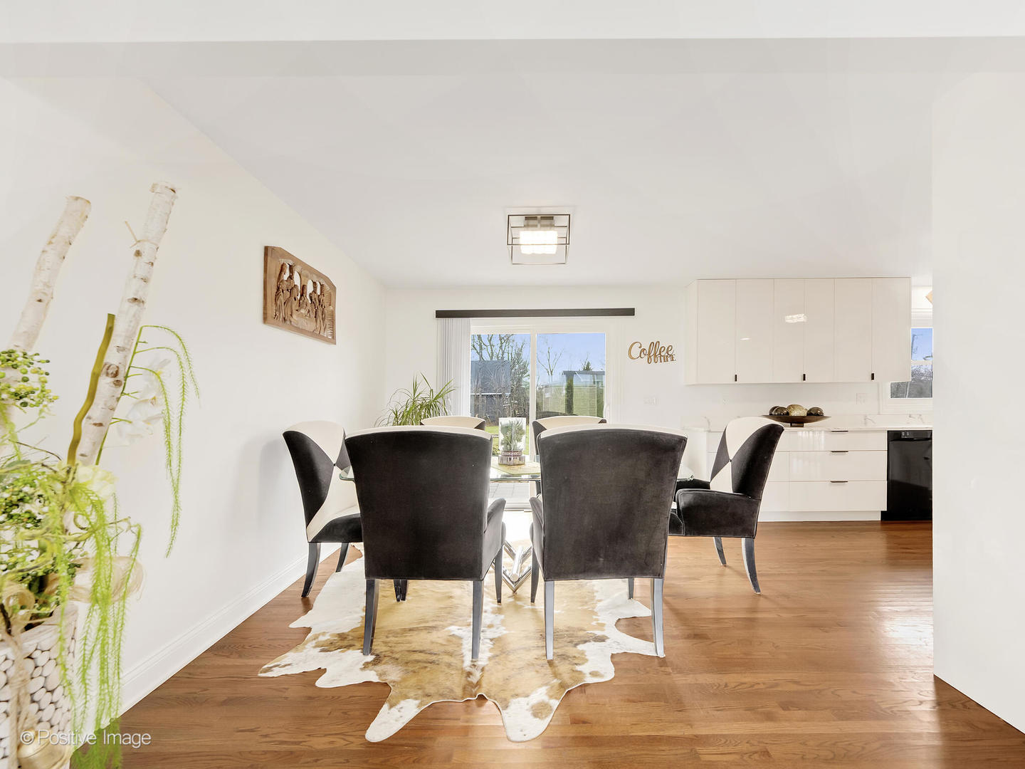 20-w065 South Frontage Road Lemont, IL 60439 - Photo 8 of 30 a view of a dining room with furniture and wooden floor