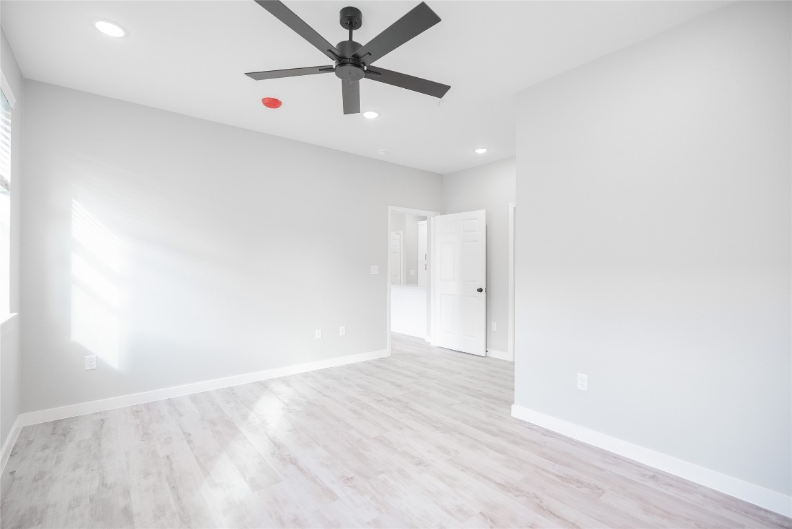 2101 Reinke Road, Unit 8112 Waller, TX 77484 - Photo 16 of 33 a view of an empty room
