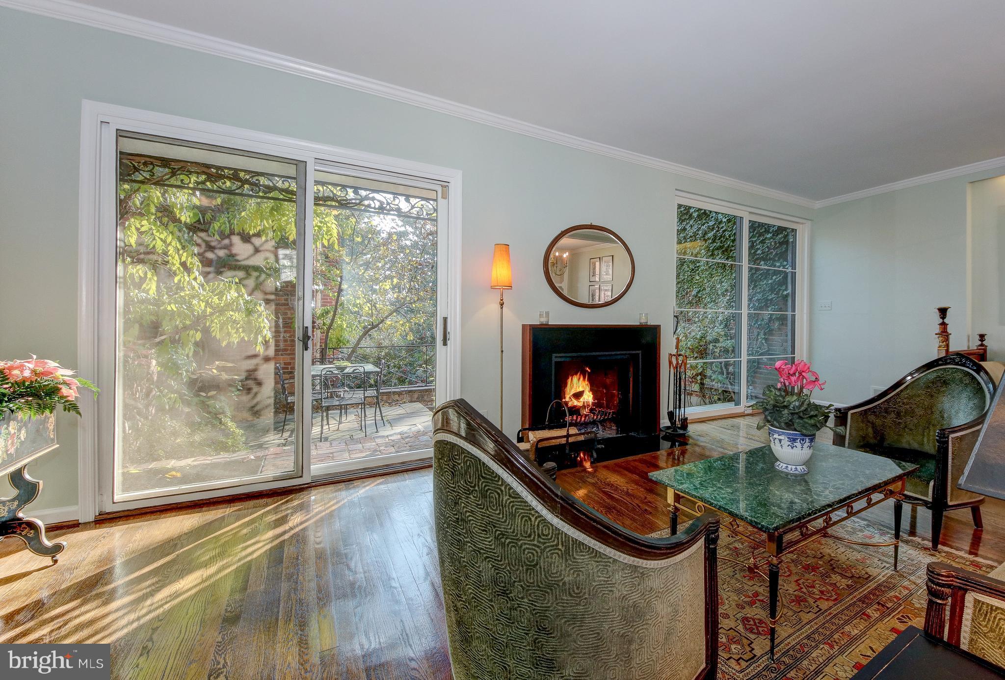 3204 Reservoir Road Northwest Washington, DC 20007 - Photo 5 of 28 Light filled living room