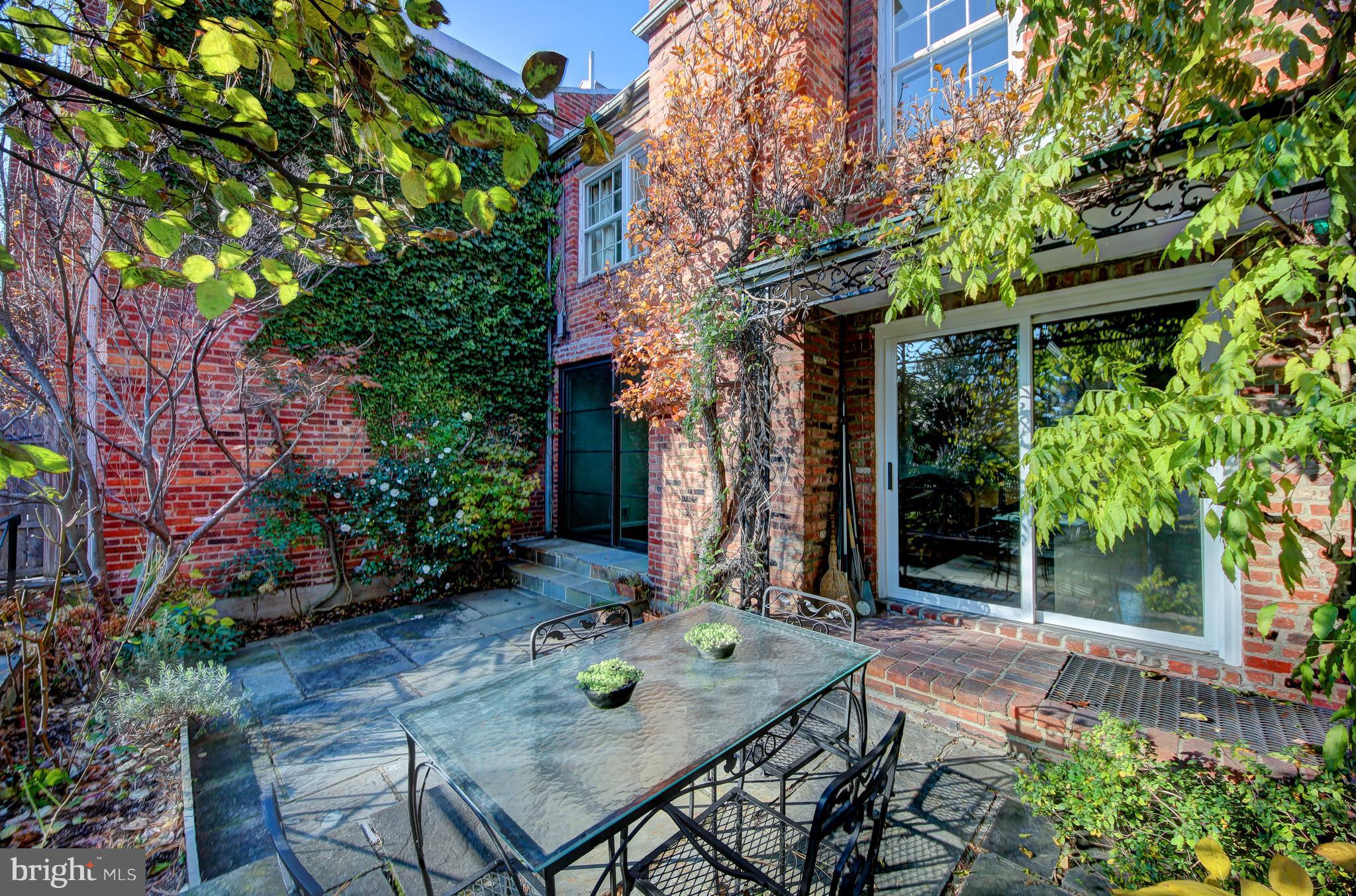 3204 Reservoir Road Northwest Washington, DC 20007 - Photo 10 of 28 Absolutely wonderful private terrace