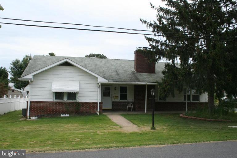 107 Montrose Road Pasadena, MD 21122 - Photo 1 of 10 Front View