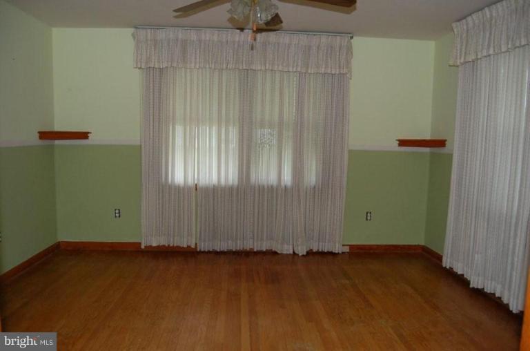 107 Montrose Road Pasadena, MD 21122 - Photo 5 of 10 Bedroom 1