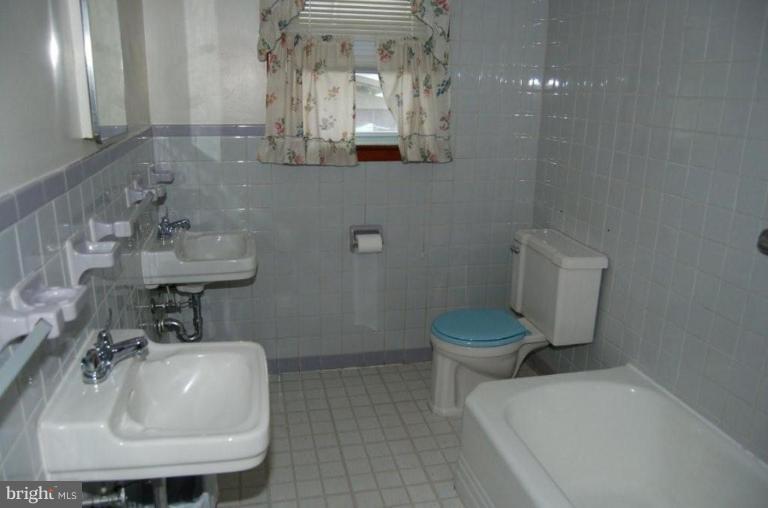 107 Montrose Road Pasadena, MD 21122 - Photo 6 of 10 Bathroom 1