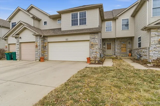 $305,000 | 247 West Dekalb Drive, Maple Park, IL 60151
