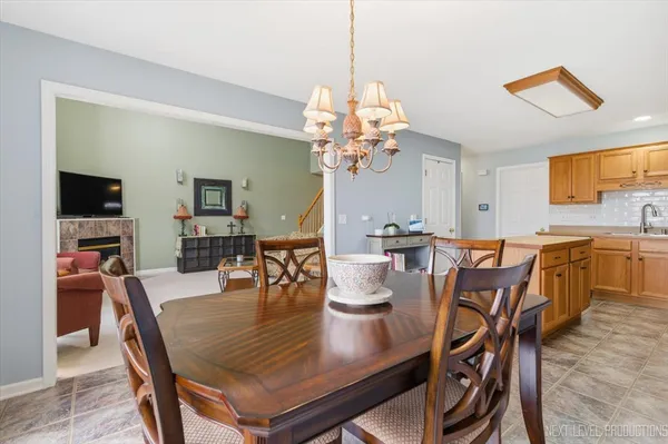 $305,000 | 247 West Dekalb Drive, Maple Park, IL 60151