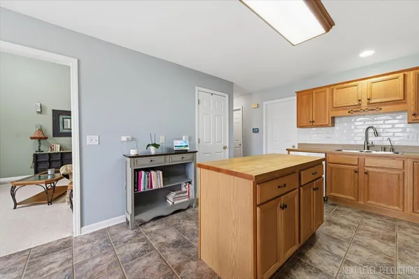 $305,000 | 247 West Dekalb Drive, Maple Park, IL 60151