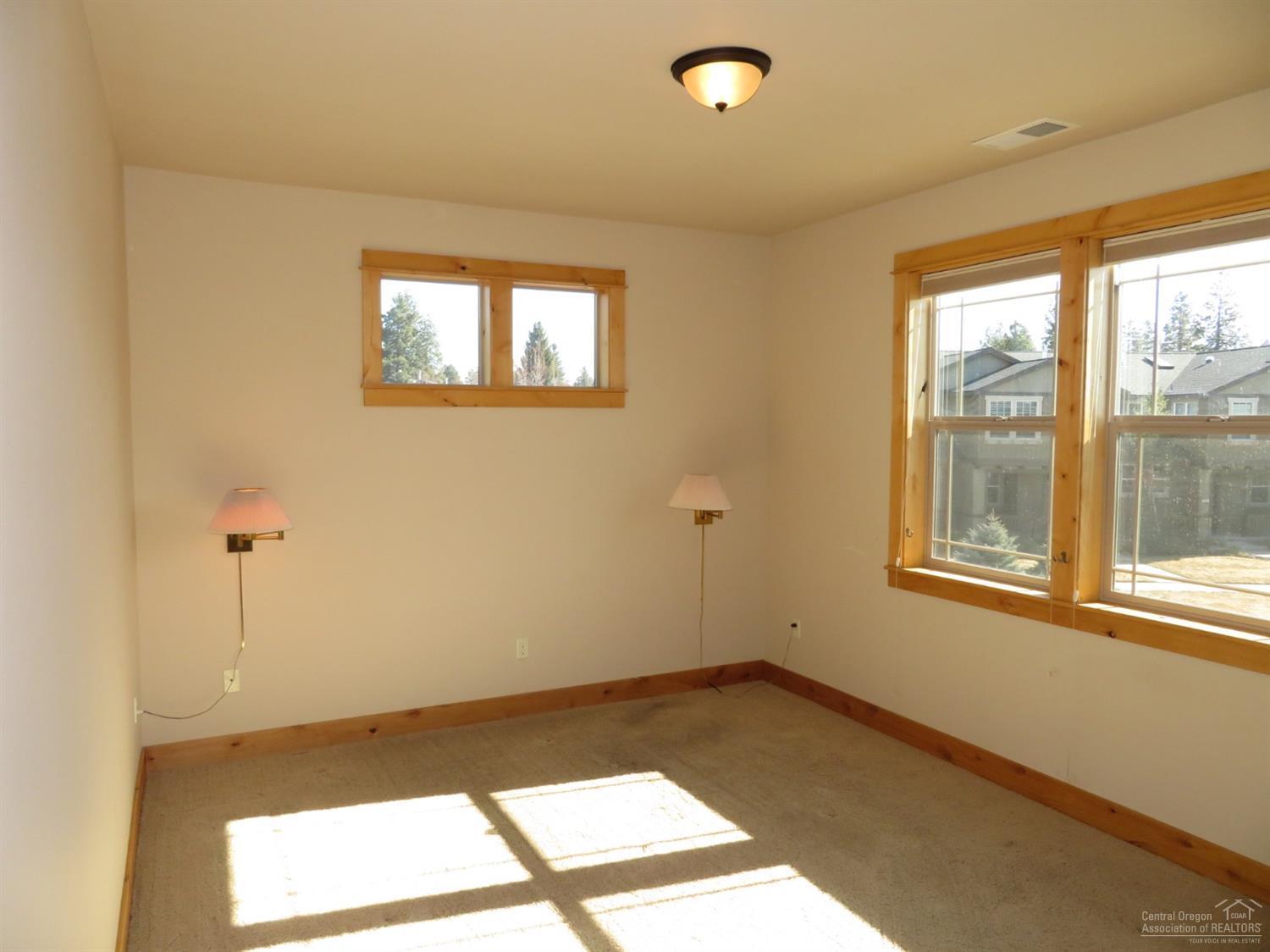 949 Southwest Vantage Point Way Bend, OR 97702 - Photo 15 of 25 Additional Photo