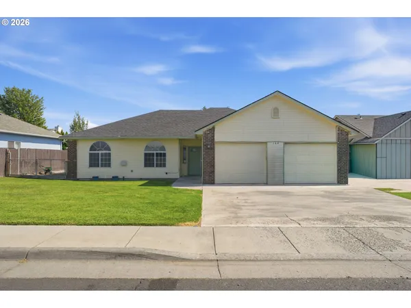 $354,900 | 169 Rio Senda Street, Umatilla, OR 97882
