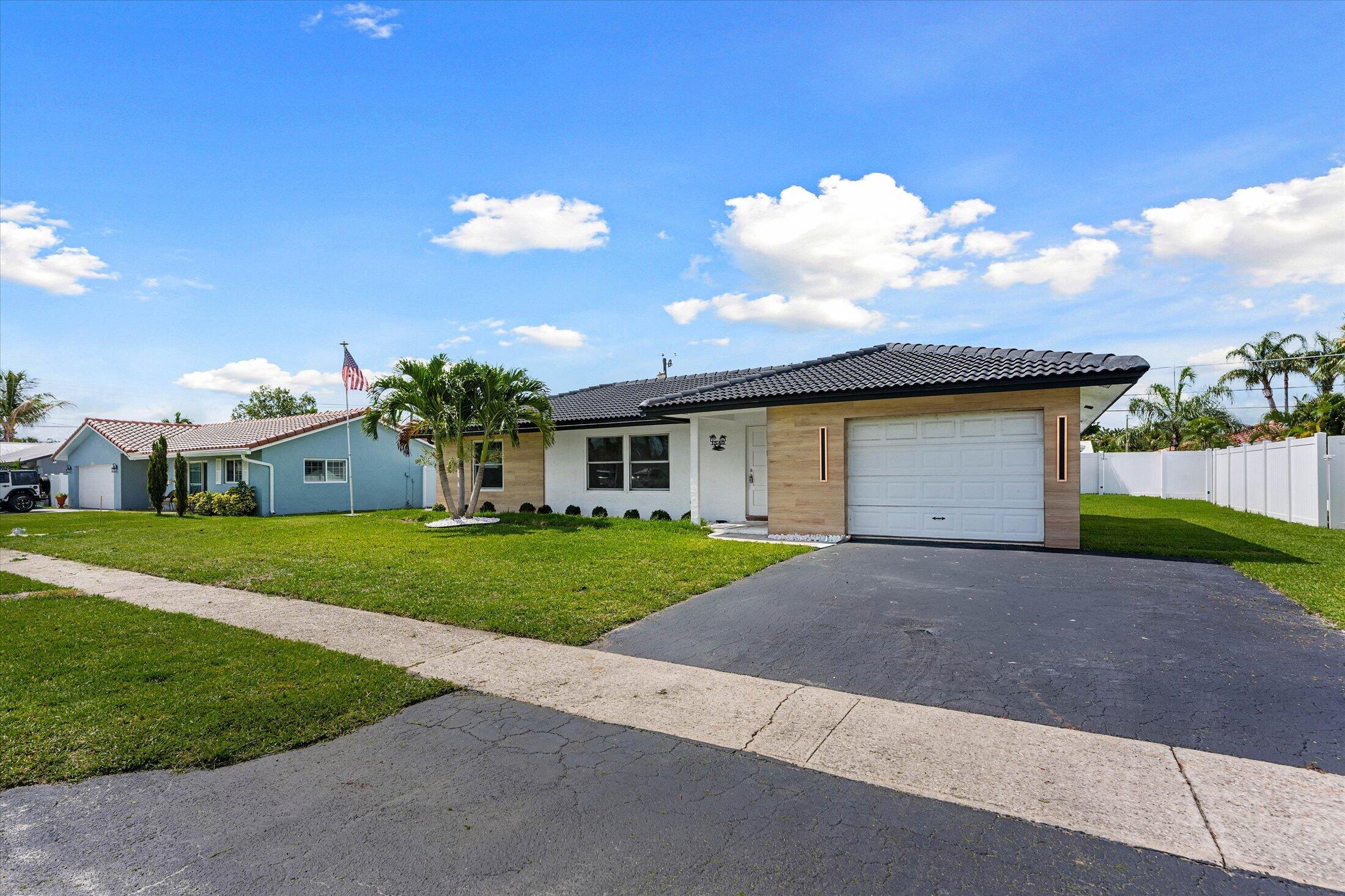 1540 Northwest 10th Street Boca Raton, FL 33486 - Photo 2 of 34 02-1540 NW 10th St Boca Raton-26