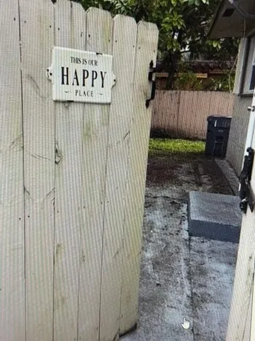 $1,825 | Undisclosed Address, Hollywood, FL 33024