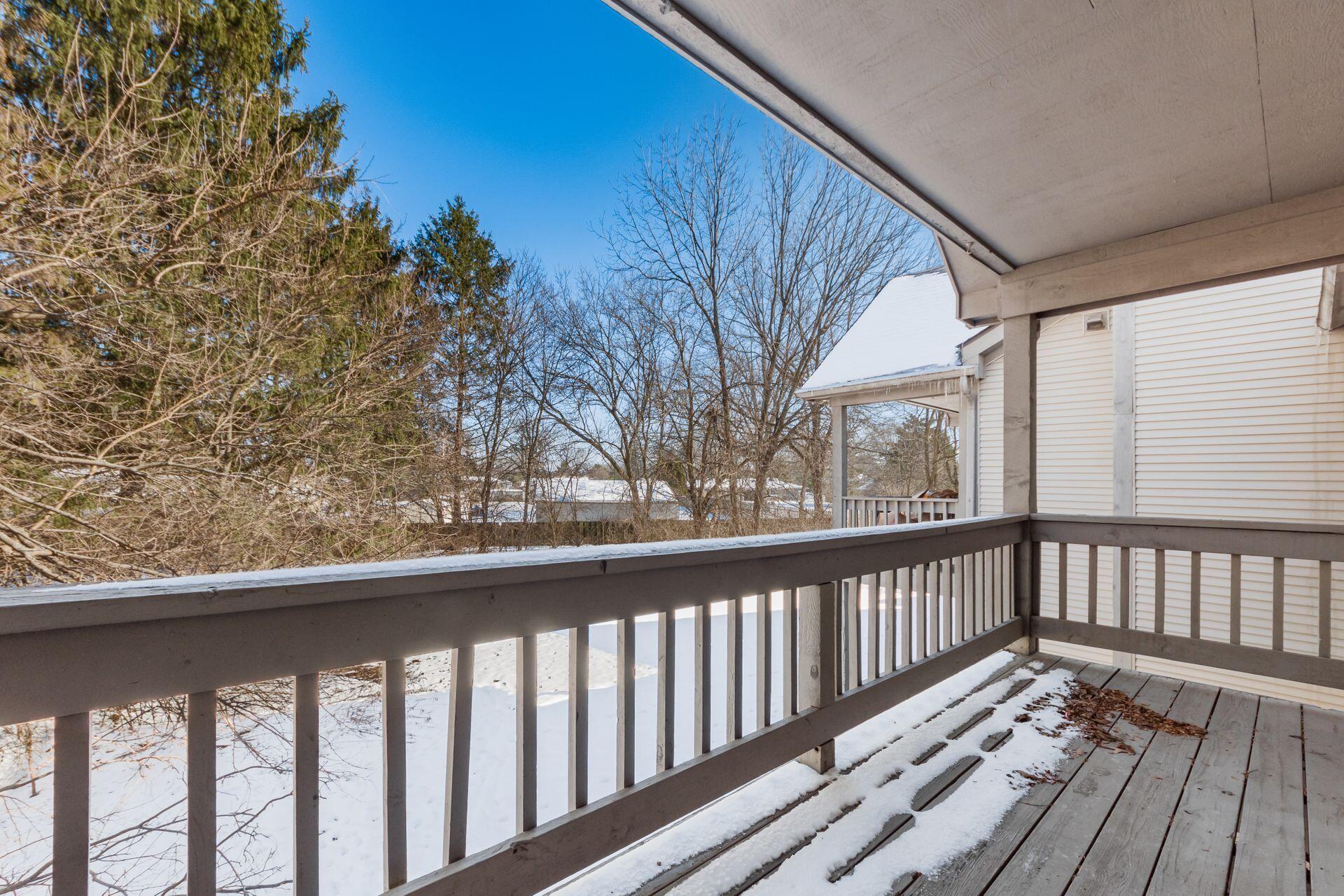 5322 Darlington Road, Unit D Columbus, OH 43220 - Photo 20 of 26 Balcony & Covered Deck