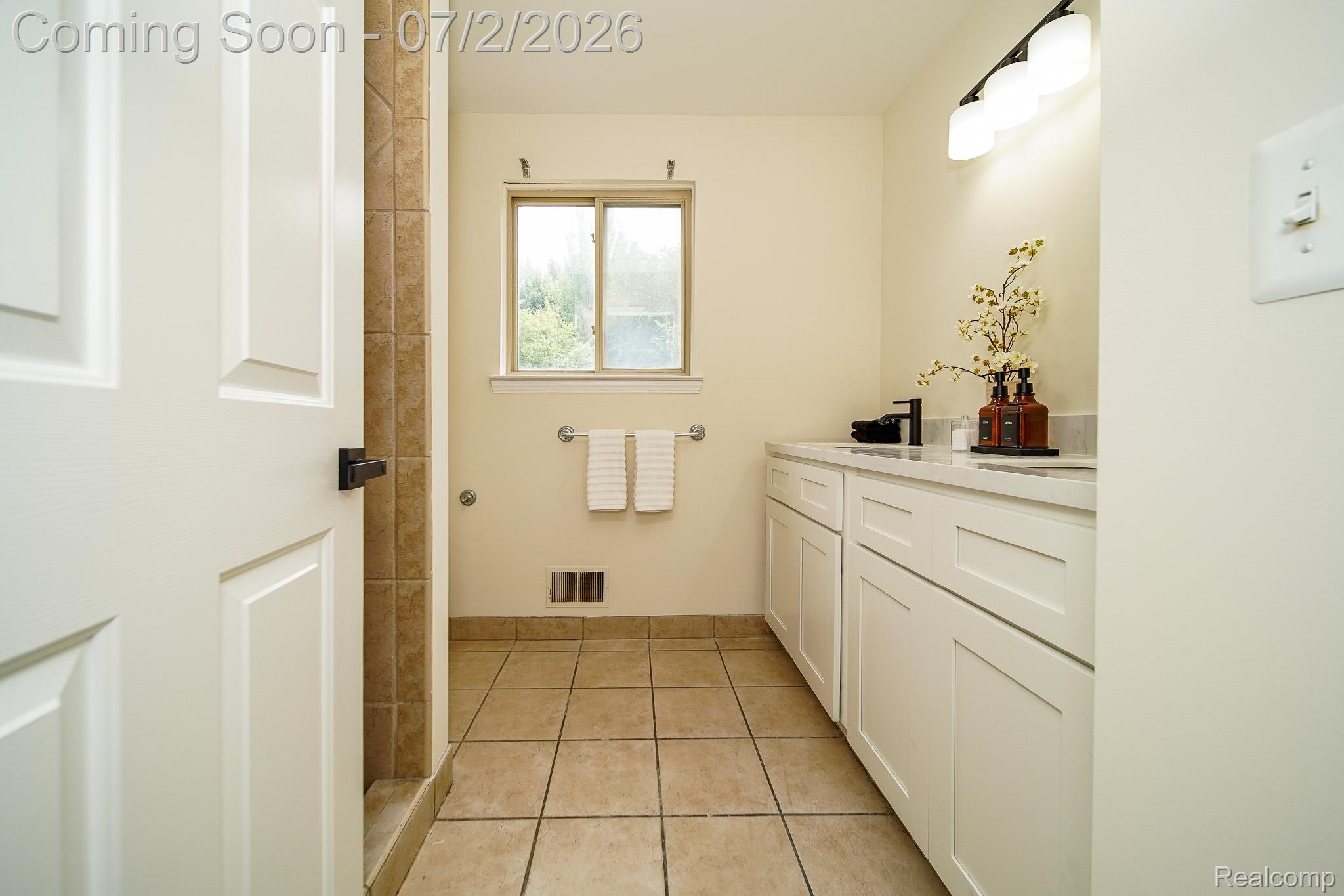 5558 Bedell Road Sterling Heights, MI 48310 - Photo 50 of 77 DDS04944.jpg