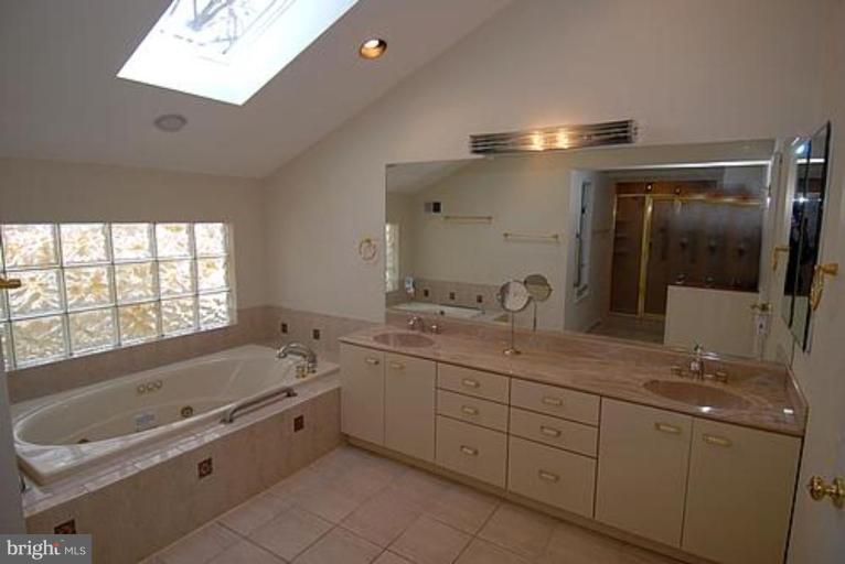 14613 Peach Orchard Road Silver Spring, MD 20905 - Photo 12 of 14 Bath #1