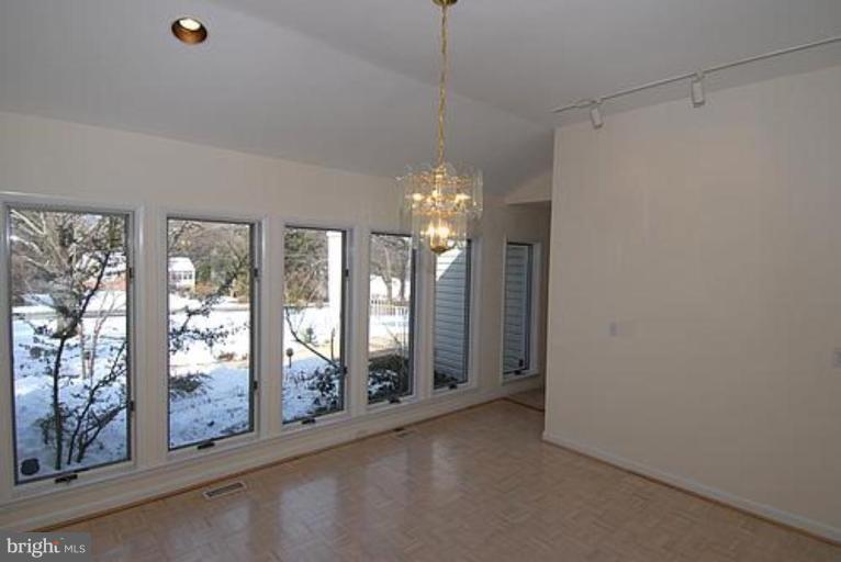 14613 Peach Orchard Road Silver Spring, MD 20905 - Photo 5 of 14 Dining Area