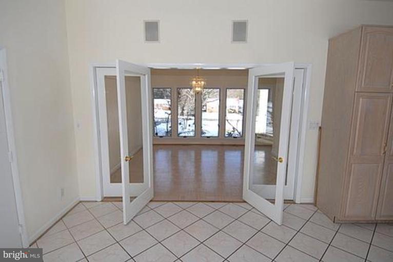 14613 Peach Orchard Road Silver Spring, MD 20905 - Photo 6 of 14 Dining Room