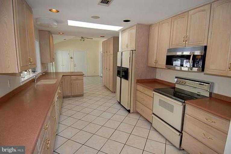 14613 Peach Orchard Road Silver Spring, MD 20905 - Photo 10 of 14 Kitchen #2