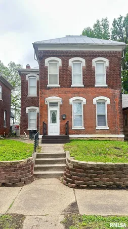 $169,900 | 522 Adams Street, Quincy, IL 62301