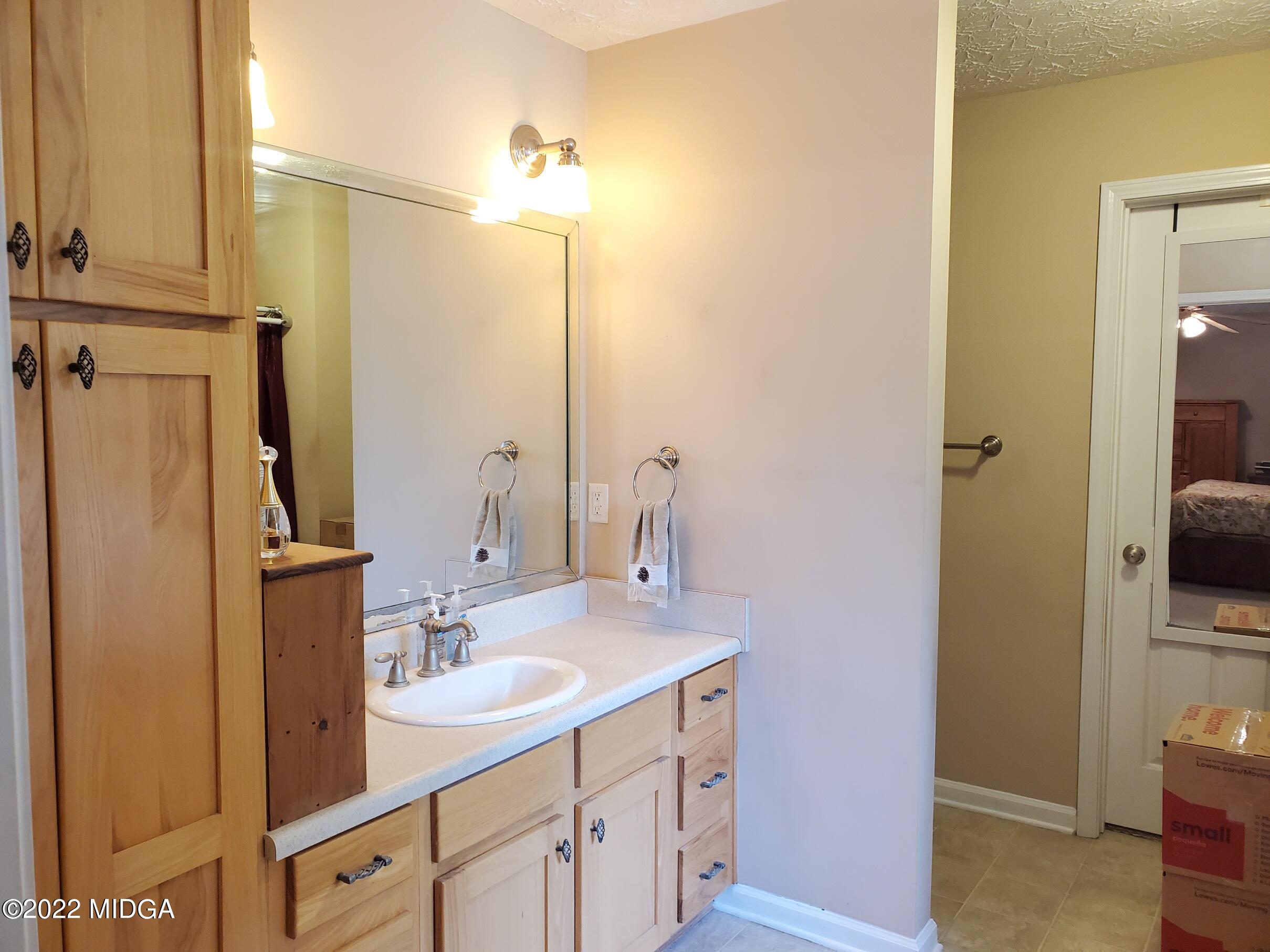 145 Old James Road Gray, GA 31032 - Photo 22 of 47 Photo 22 - Master BA
