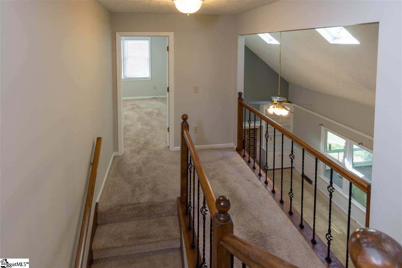 141 Crosswinds Street Greer, SC 29650 - Photo 12 of 30 Gallery Image 12